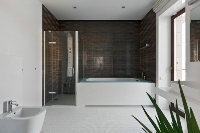 badrumsidéer bilder modern design badkar duschkabin vitbrun