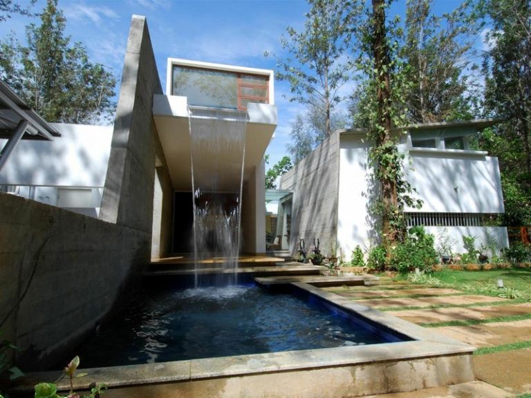 Vattenfall-trädgård-modern-wellness trädgård-pool-avkoppling