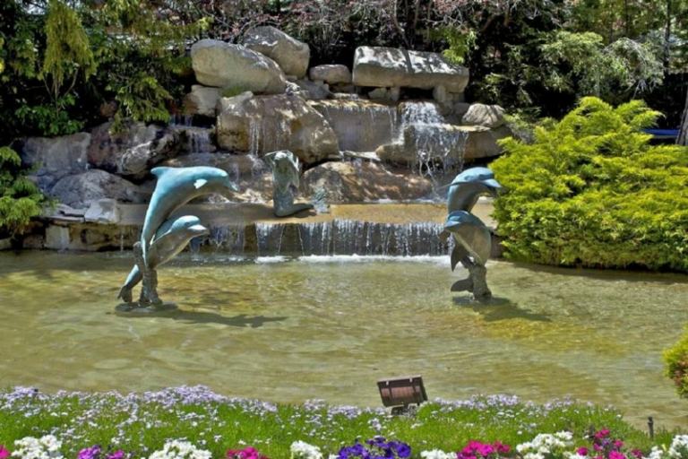 Vattenfall-vatten damm-trädgård dekoration-figurer-delfiner-sjöjungfrun