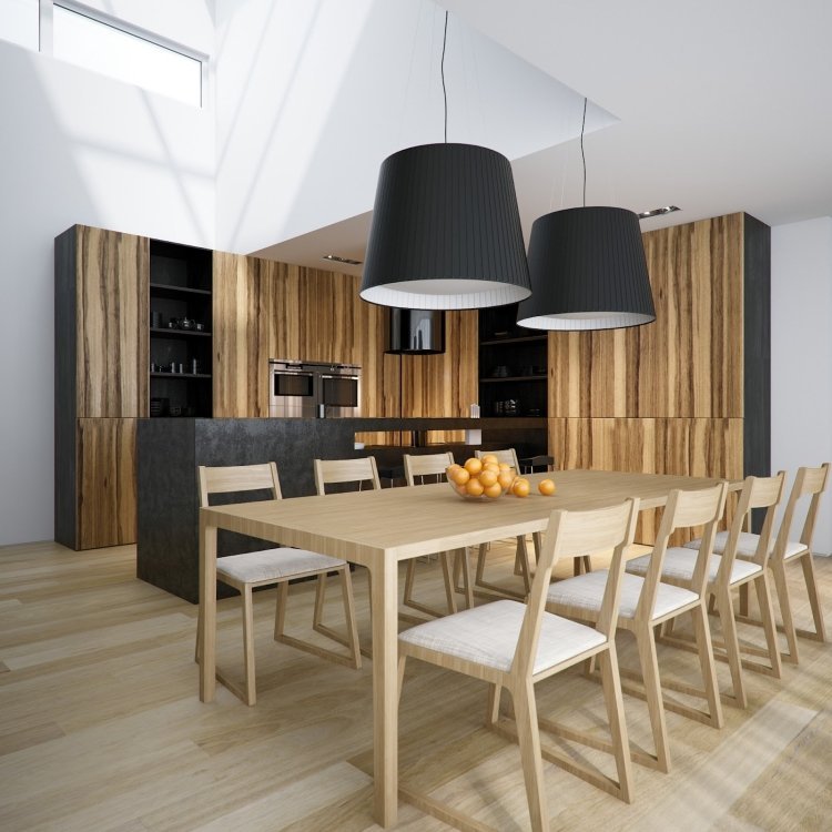 tårta-modern-trä-matbord-stolar-hängande-lampor-svart-takfönster-ljus
