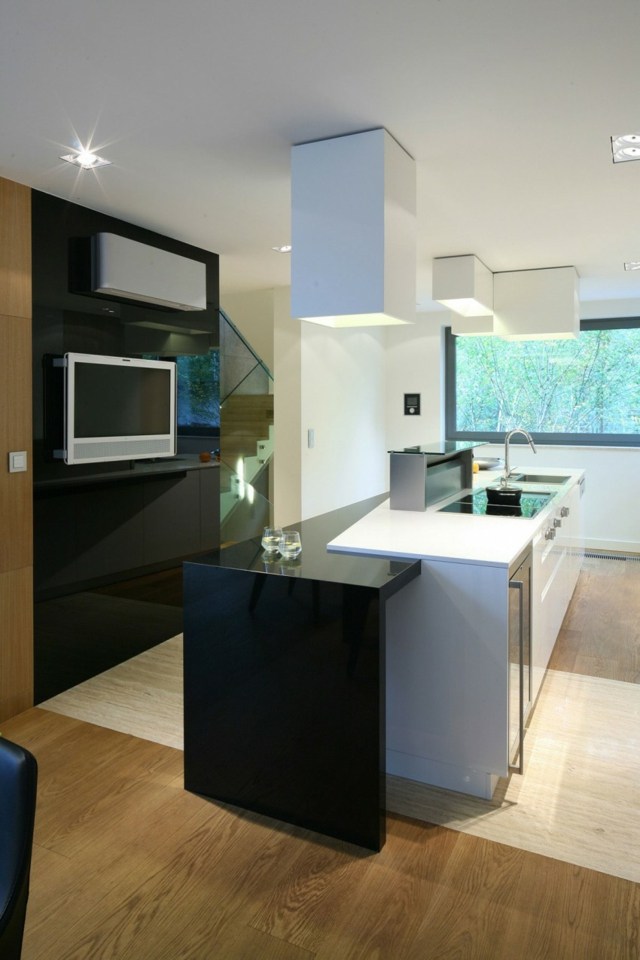 svart-vit-design-symmetriska-plattor-keramisk kokplatta