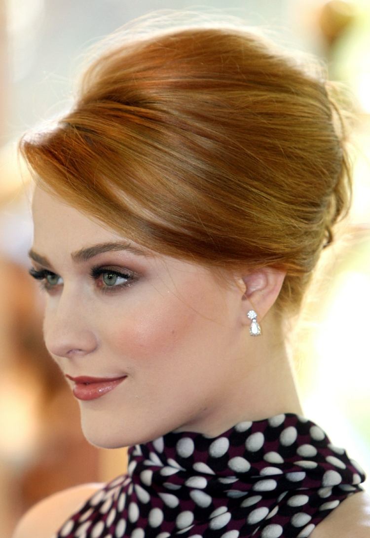 elegant updo sidoseparering örhänge pärlemakeup