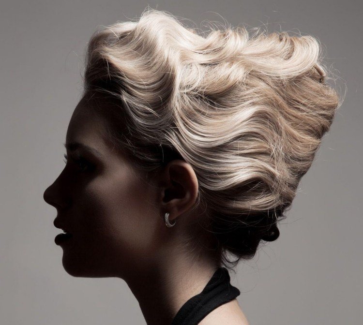 abibal-frisyrer-volym-updo-blond-vågor-vacker