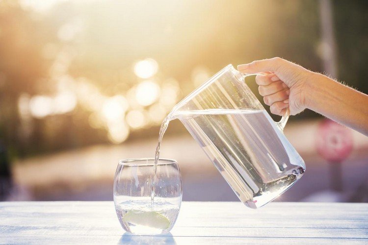 Hur man går ner i vikt från 40 och framåt dricker tillräckligt med vatten