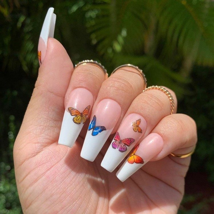Butterfly Nails Nail Trend Akryl naglar Sommaren 2020 franska manikyrvarianter