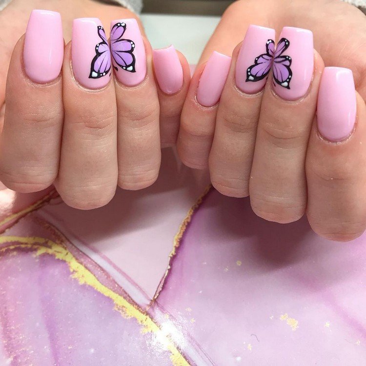 Butterfly Nails Trend Akrylnaglar Sommar 2020 Pastellrosa nageldesigner