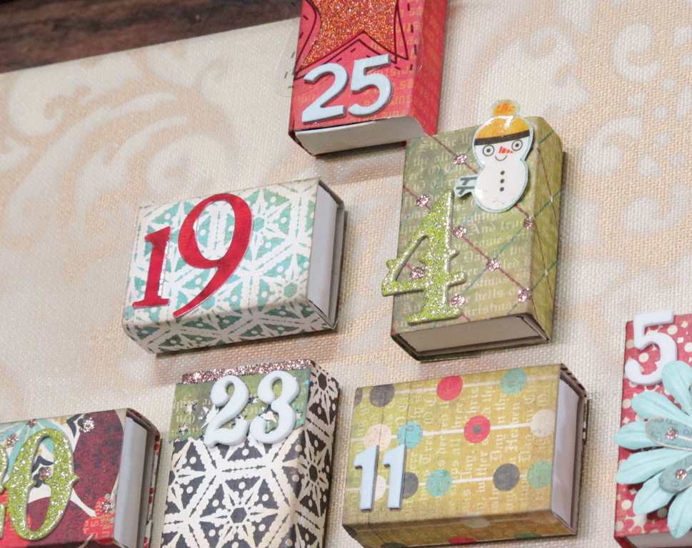 advent-kalender-pyssel-tändsticksaskar-scrapbooking-papper