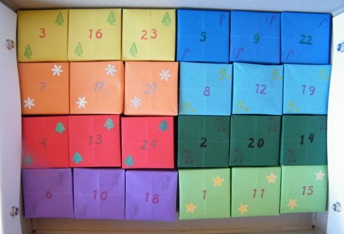 hantverk idéer advent kalender lådor färgglada december jul