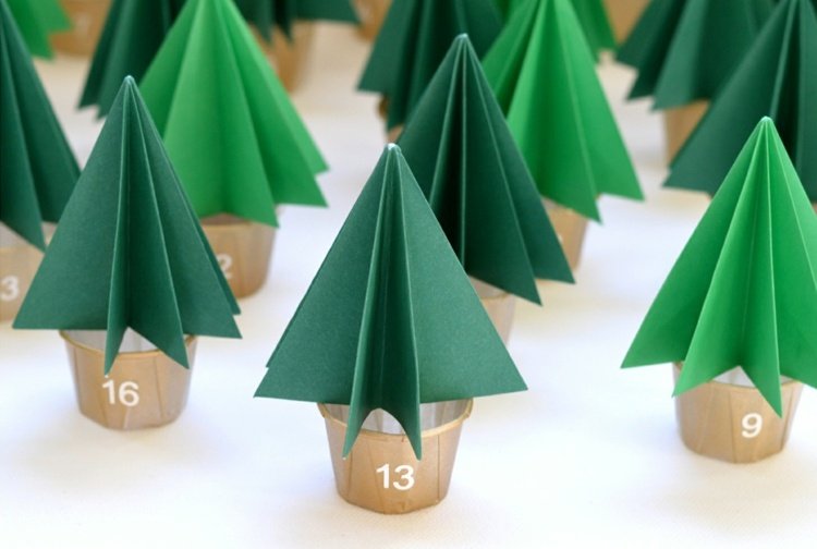 advent-kalender-vuxna-mugg-grönt-hantverk-papper-barrträd-tinker