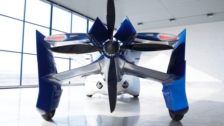 aeromobil-flygande-bil-prototyp-propeller-bak