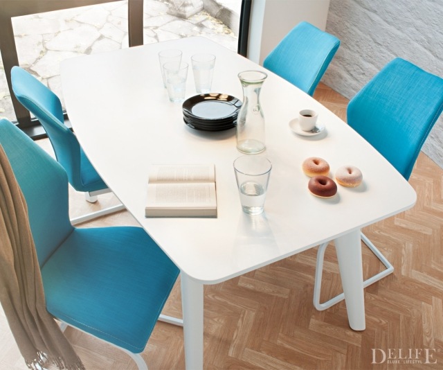 Blå köksstolar matsal möbler Zahur matbord design