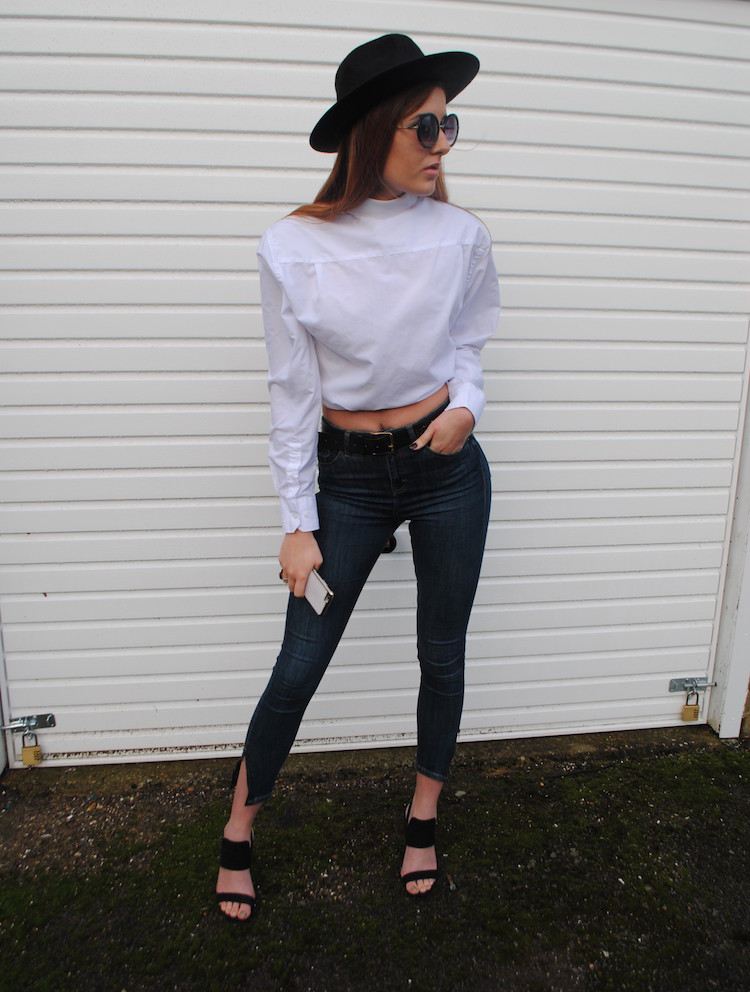 nuvarande-mode-trend-dam-skjorta-vita-långärmade jeans