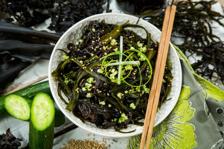 grön tångsallad recept vårlök sesam asiatiska låga kalorier