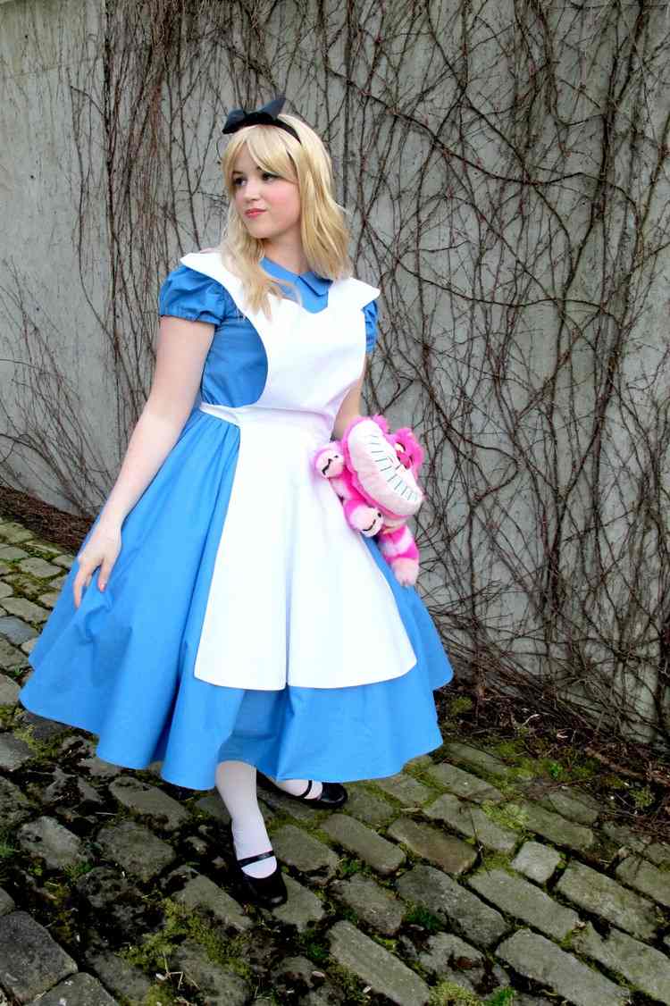 Alice i Underlandet kostym blå-klänning-vit-förkläde-cheshire katt