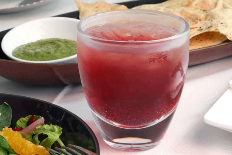 Förbered tranbär ingefära glass äppelcider