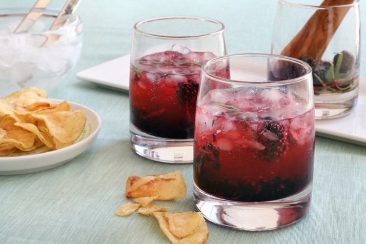 Gör dina egna cocktails Bramble utan alkohol
