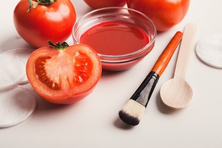 Gör dig själv aloe vera ansiktsmask tomat hudvård