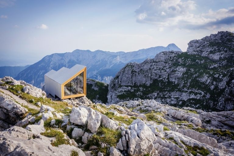 alpin stuga med trä interiör arkitektur-moderna bergssyn