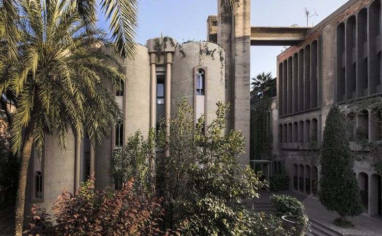 förvandla gammal fabrik hisnande hus huvudkontor arkitektur projekt ricardo bonfill utsida cypress palm