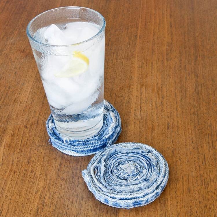 gamla jeans-återvinnings-tinker-muggar-dalbana-denim-kreativa-isbitar