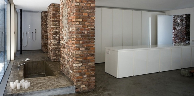 badkar integrerad modern bostadshusrenovering i Düsseldorf