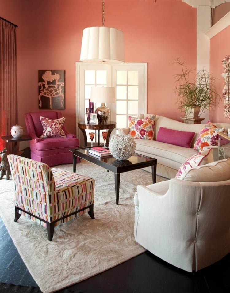 skumma rosa-väggfärg-vardagsrum-vintage-klädsel-sittplats-kudde-lampa-matta-golv-svart-färg