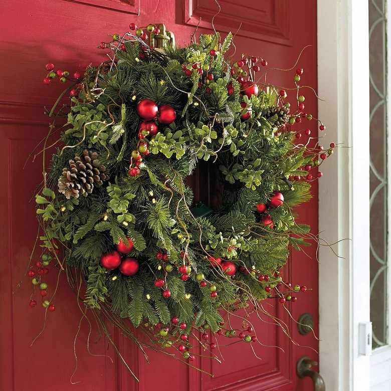 amerikansk-jul-dekoration-jul-krans-pinecone-röd-boll