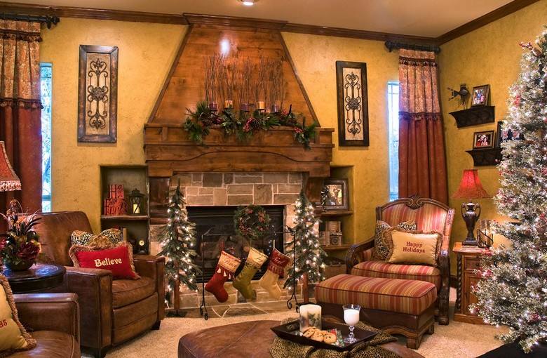 amerikansk-jul-dekor-idéer-vardagsrum-julkonstruktion
