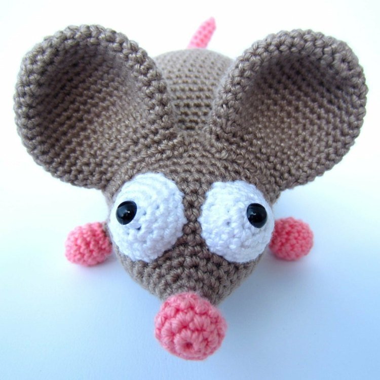 amigurumi-virkad-mus-gör-det-själv-grå