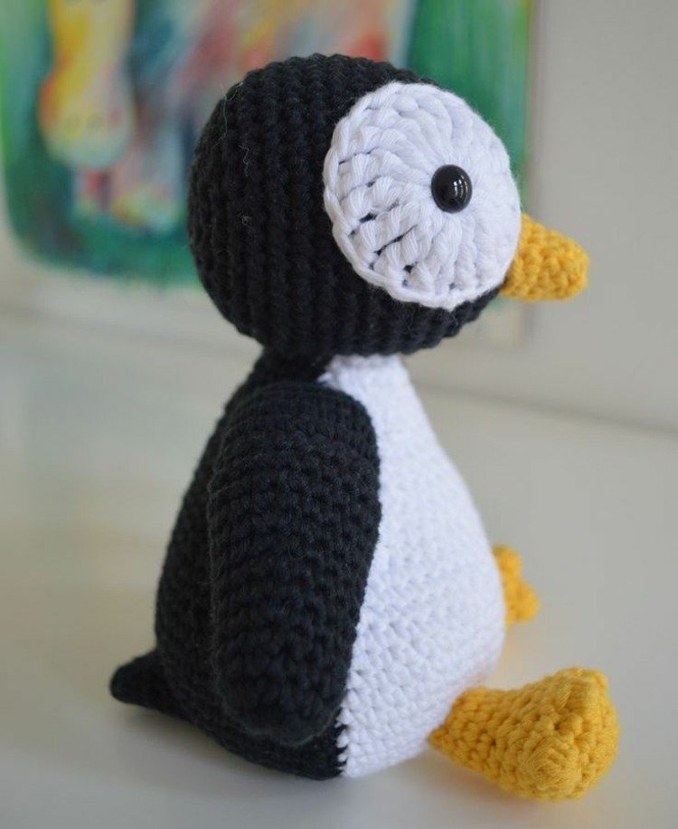 amigurumi-virkad-pingvin-svart-vit-ull