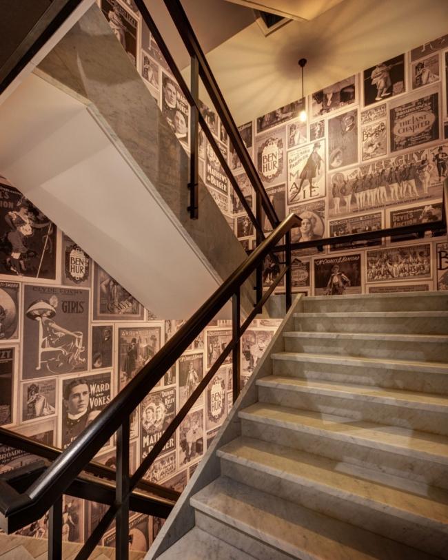 trappor bakvägg lyxigt familjehotell v nesplein i amsterdam