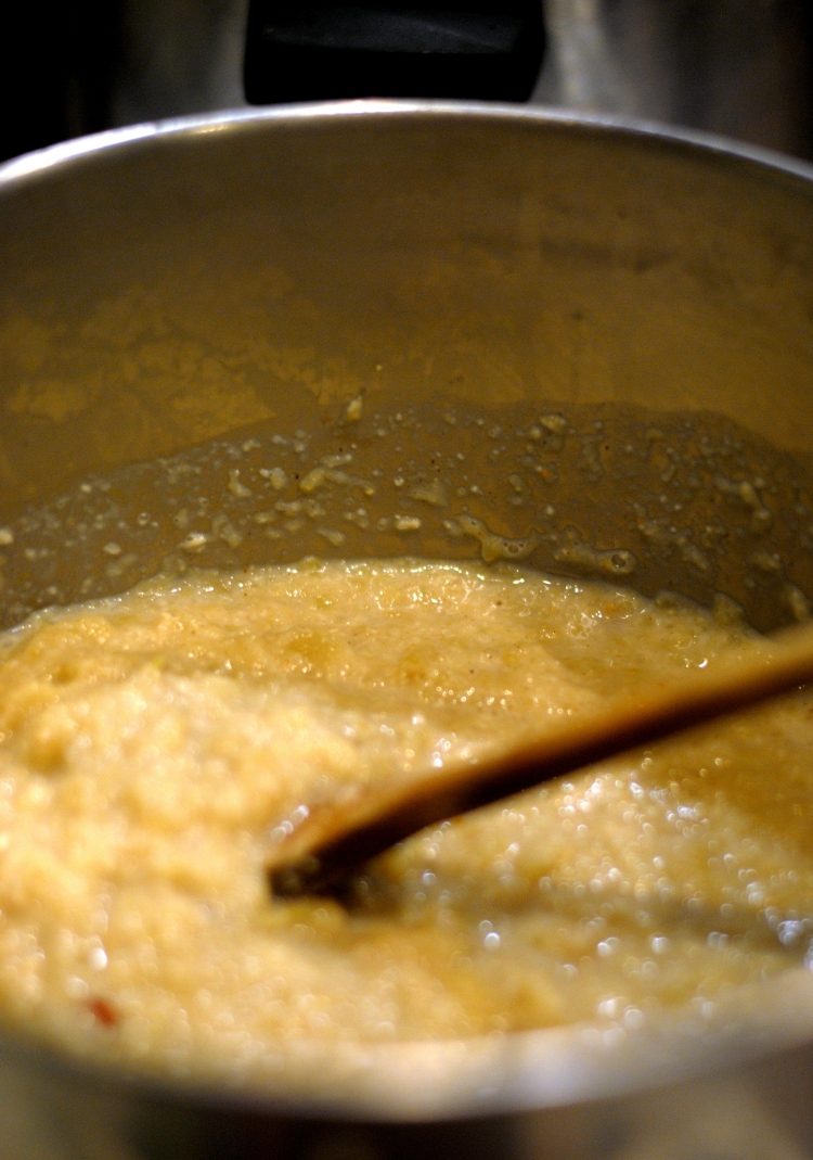 Mosa äppelmos-socker-kanel