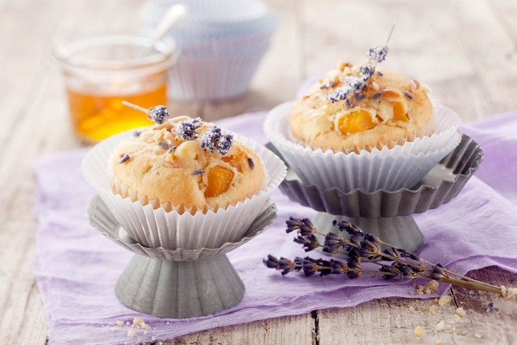 Lavendelmuffins är enkla att baka aprikosbakningsrecept