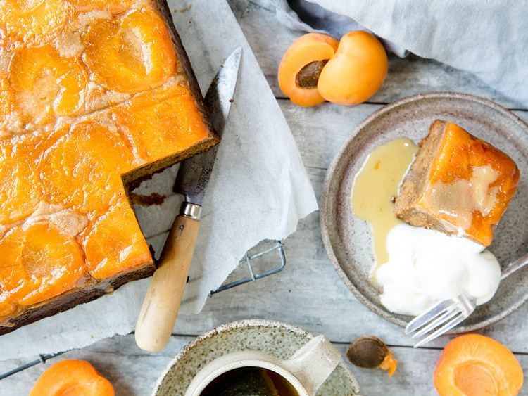 Aprikoskaka med lavendel från plåten Aprikosbakningsrecept enkelt