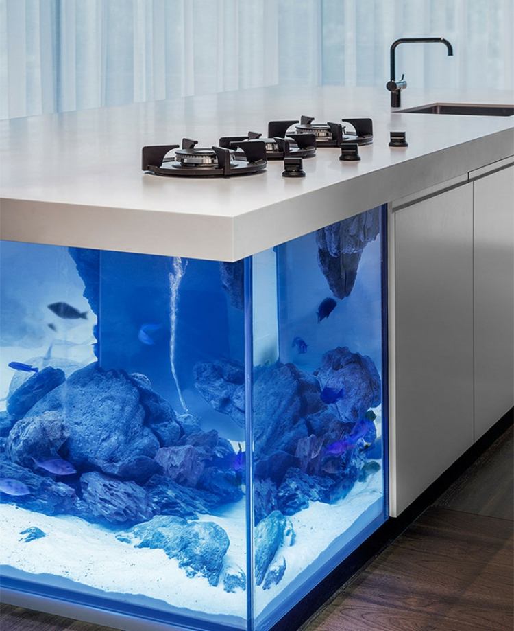 akvarium idéer kök ö blå belysning handfat modern vit högglans