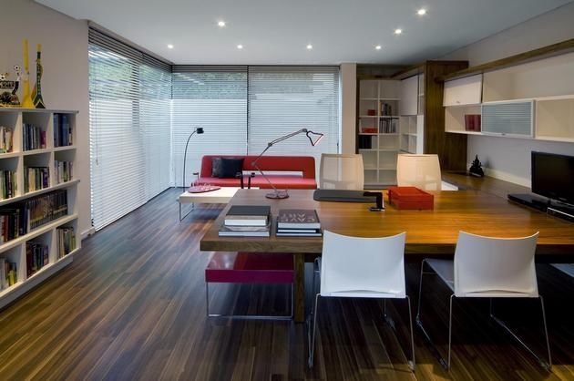 Separata rum-hem-kontor-golv-lackade trägolvbrädor-ergonomiska-möbler