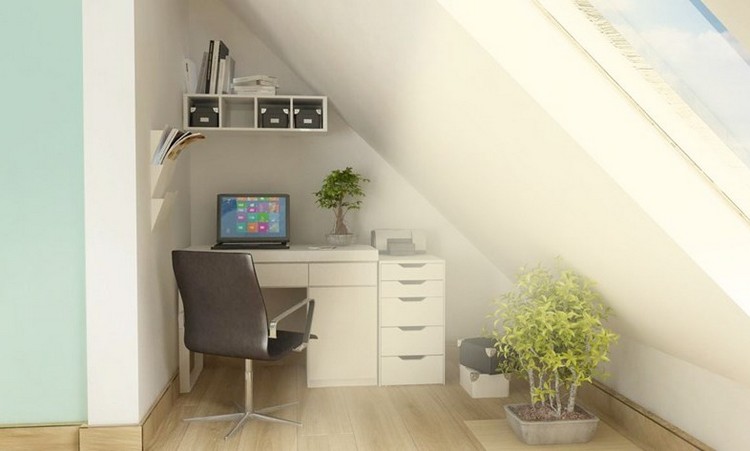 arbets-från-hemmet-design-arbetsytan-sluttande tak-vita-skrivbordslådor