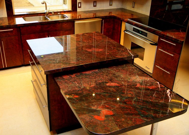 bänkskiva-granit-kök-ädel-chic-design-röd-svart-modern