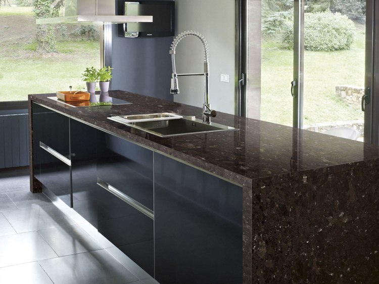 Bänkskiva- granit- kök-modern-design-svart.köksö