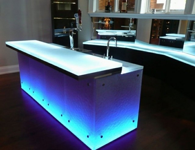 integrerad LED -belysning bänkskiva köksö innovativ modern