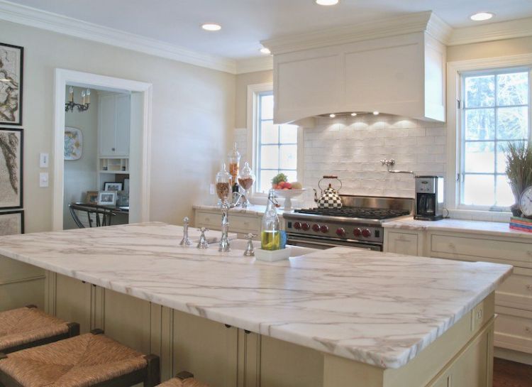 bänkskivor till köket välj lämpliga naturstenmaterial idéer råd tips marmorbelysning