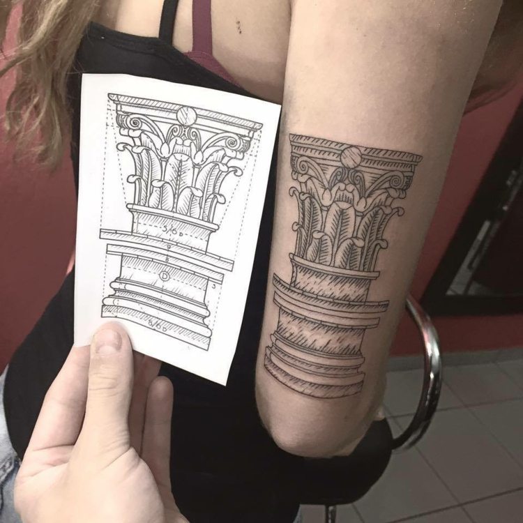 tatueringsmotiv-arkitektur-pelare-gotisk-mall-kopia-kvinna-överarm