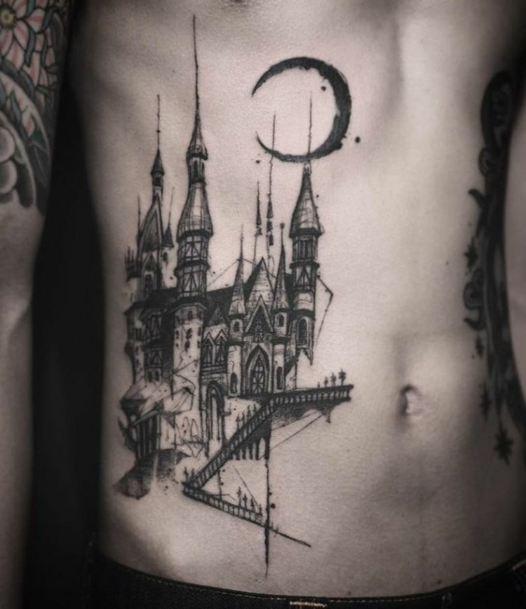 tatueringsmotiv-arkitektur-slott-halvmåne-skiss-optik-svart