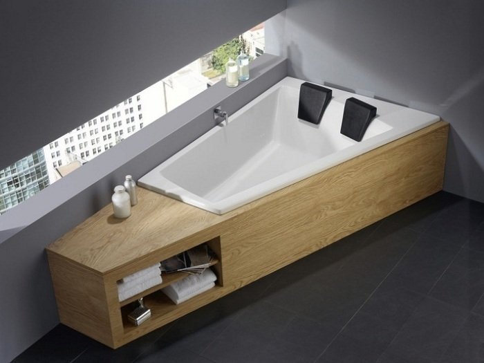 kantade badkar-för-två-trä-exteriör-beklädnad-integrerade-hyllor-Geneva-Duo