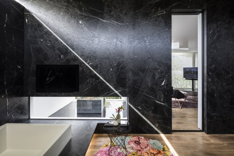väggdesign-idéer-marmor-svart-ädel-se-matta-dekoration-färgglada