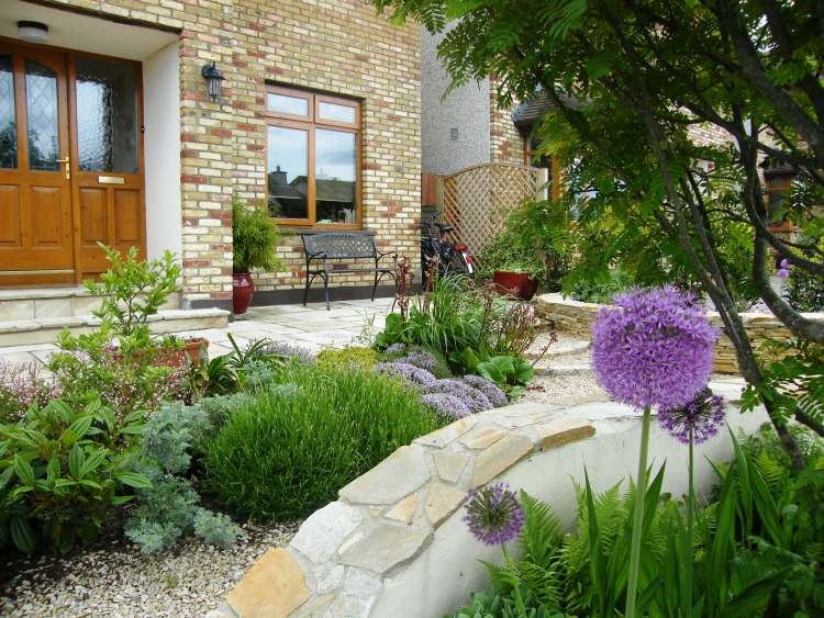 fram-trädgård-design-grannar-häpnadsväckande-natur-sten-mark täck-kis-torka-älskande-växter