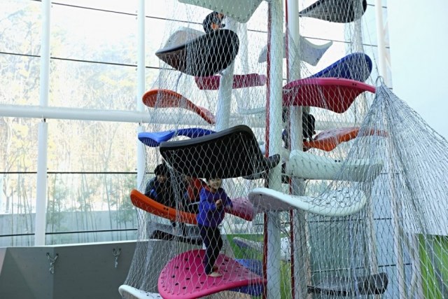 Klättertornet moderna säkrade sydkoreanska barnmuseet