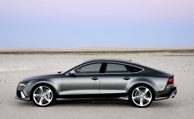 Audi-RS7-sida-grå-metallic-utsida