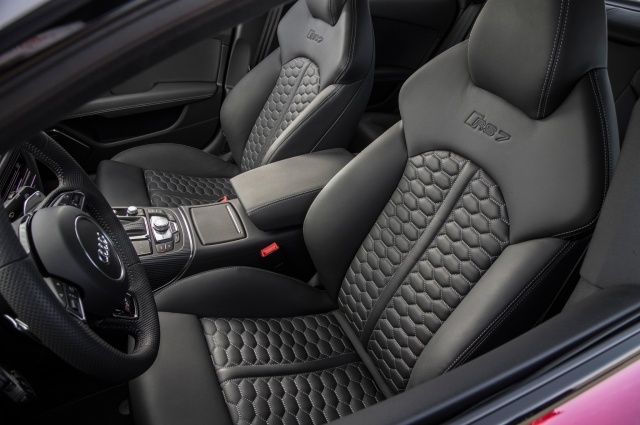 2014-Audi-RS7-säten-svart-läder