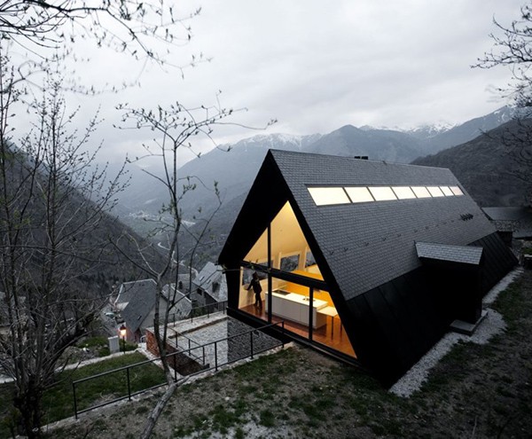 minimalistiskt spanskt hus på taket